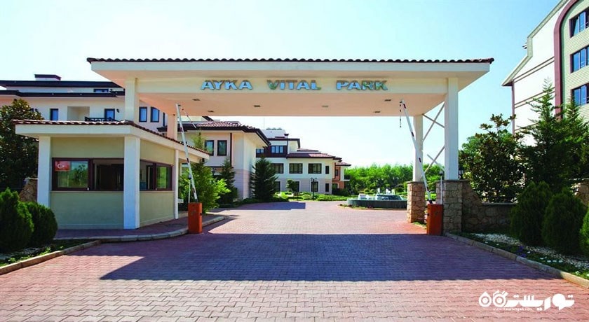 نمایی از درب ورودی هتل